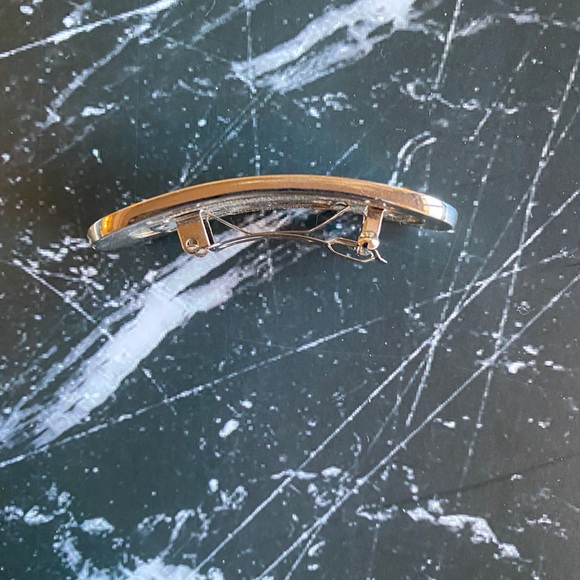 Vintage Chanel Hair Clip - Picture 6 of 6